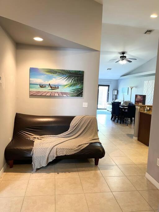 Debbie'S 3-Bedroom Apartment In A Duplex Cape Coral Exteriör bild