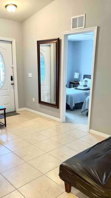 Debbie'S 3-Bedroom Apartment In A Duplex Cape Coral Exteriör bild