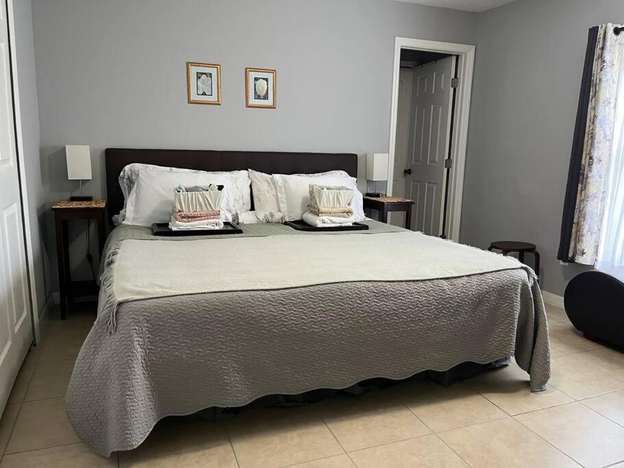 Debbie'S 3-Bedroom Apartment In A Duplex Cape Coral Exteriör bild